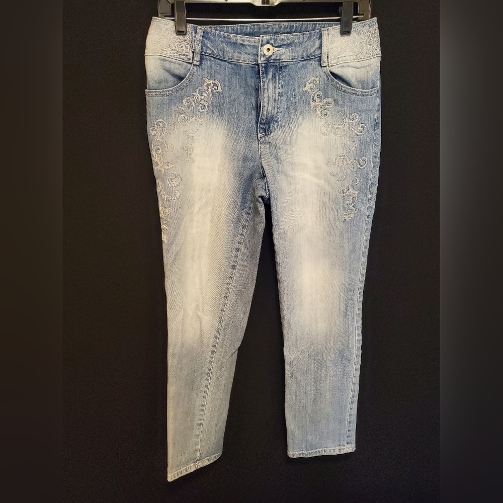 Chico's Light Blue Embroidered Light Wash Jeans